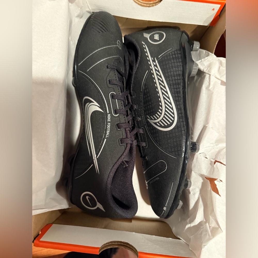 Nike VAPOR 14 CLUB FG/MG Soccer Cleats